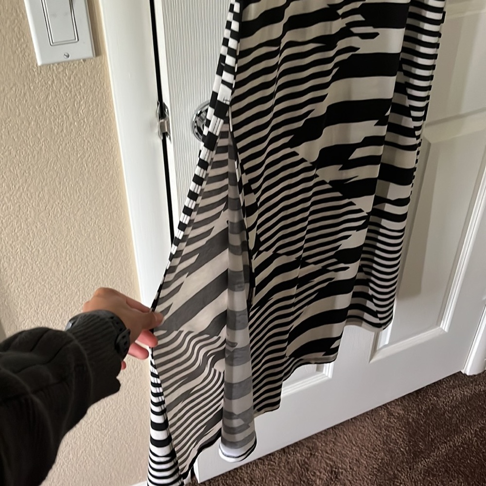 Low Back Maxi Dress - Picture 3 of 6